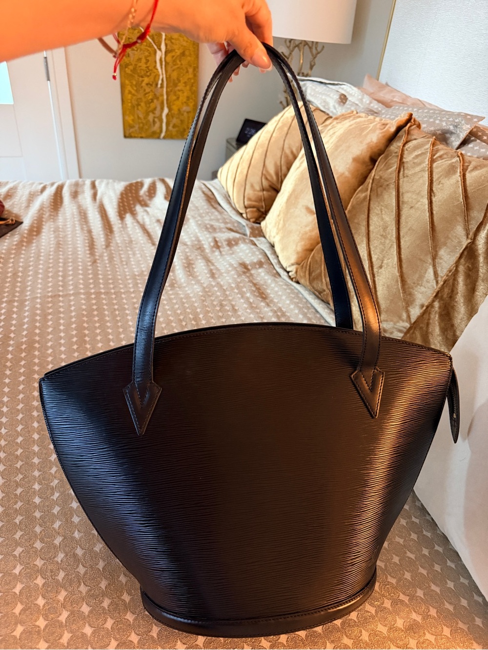 Louis Vuitton Black Epi Leather Shoulder Bag - Picture 2 of 9